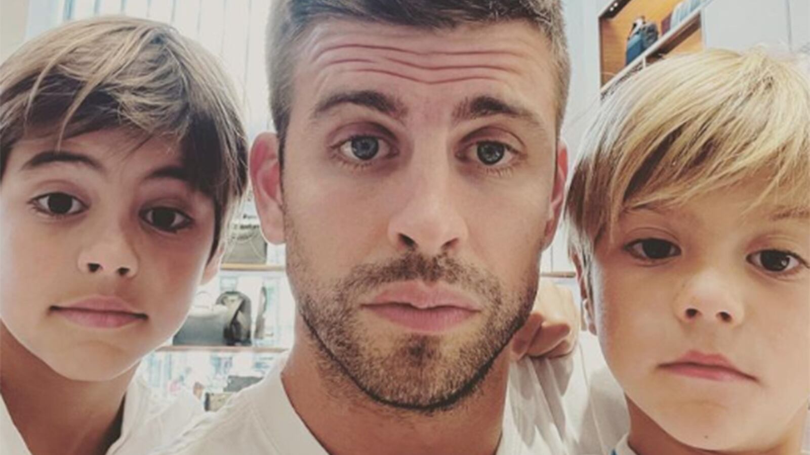 Lo que faltaba: Piqué le grita a sus hijos delante de todos.