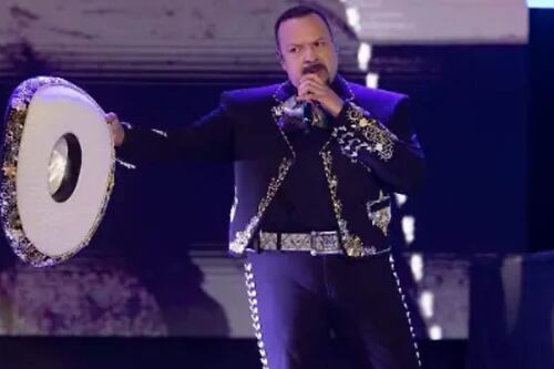 Video: Pepe Aguilar y Ángela no llenaron en Puebla; ¿dieron concierto para 50 personas?