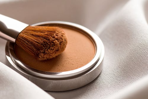 ¿Adiós base de maquillaje? La nueva tendencia que cuida tu piel y tiene efecto filtro