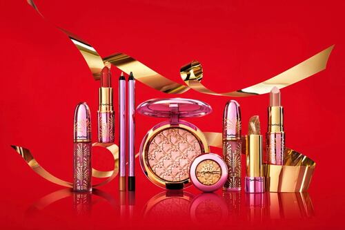 M·A·C presenta su nueva colección de navidad llena de brillo y rosa