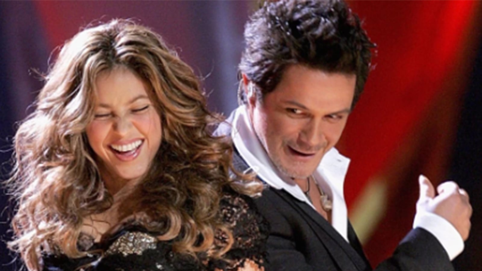 Alejandro Sanz vuelve a coquetear con Shakira en su cumpleaños.