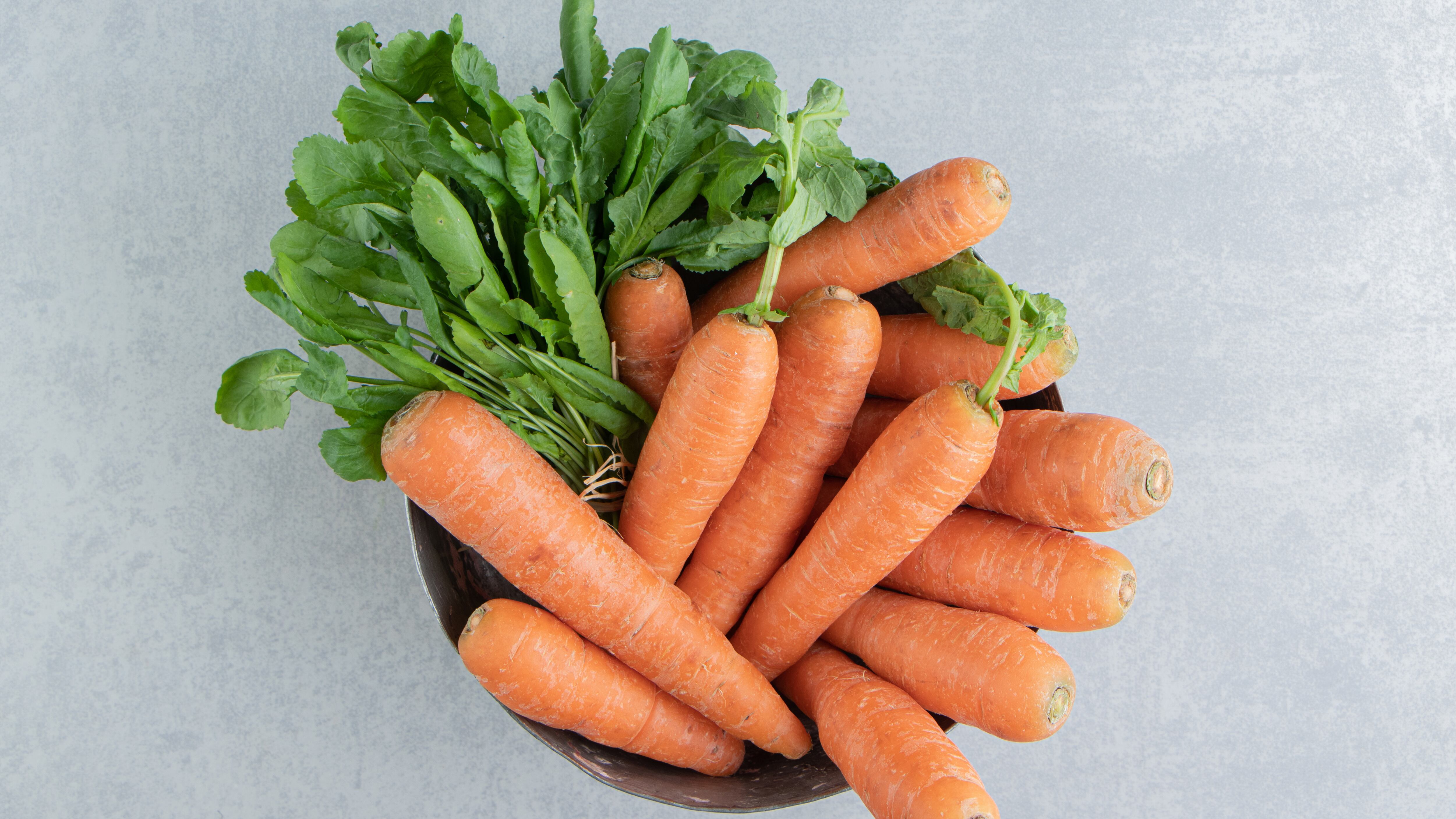 Dos de las propiedades más conocidas de la zanahoria son el fortalecimiento de la piel y la mejora de la salud ocular. No obstante, ofrece más beneficios para la salud. Foto: Freepik.
