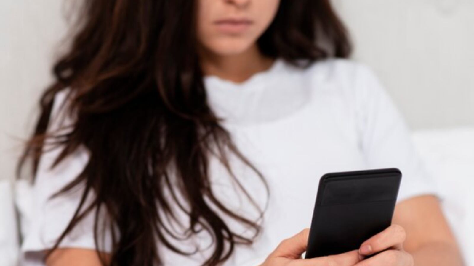 Razones por las que un hombre te deja en visto