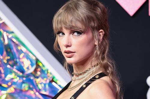 ¿Enfurecida? Taylor Swift y su reacción viral en los Golden Globes tras ‘broma’ sobre su noviazgo