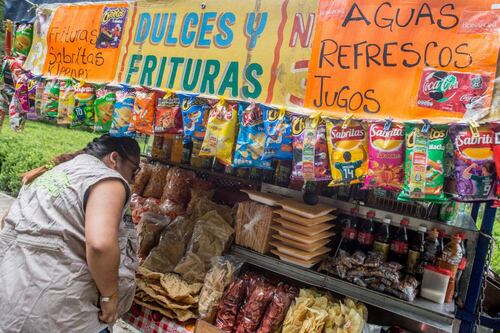 Ambulantes ganan más que profesionistas en México