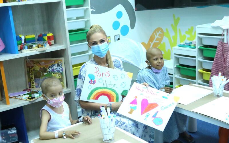 La socialité convivió con los niños de cáncer.