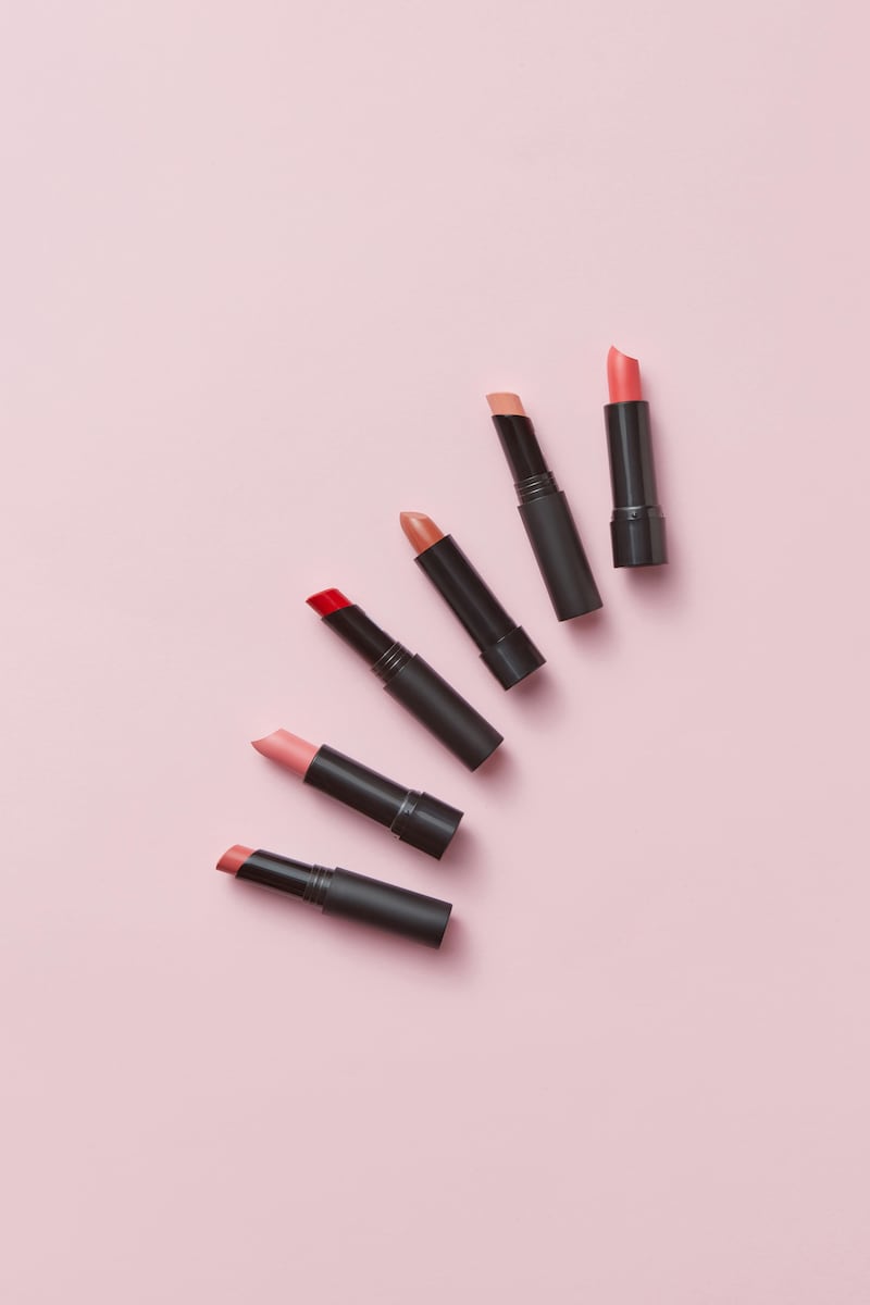 El labial perfecto ideal para mujeres después de los 40: ilumina y favorece el rostro