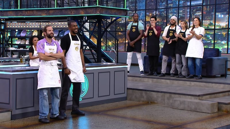 Ganadores del reto y delantales negros