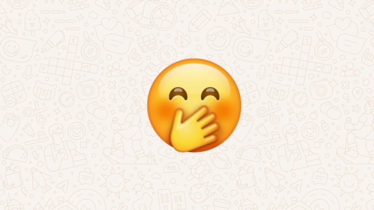 La carita amarilla tapándose la boca es uno de los emojis más populares en WhatsApp