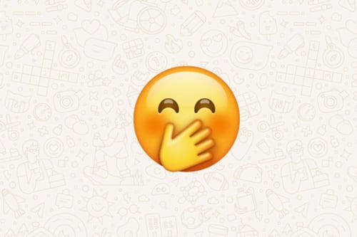 El significado del emoji que se tapa la boca en WhatsApp: se puede usar para expresar esto