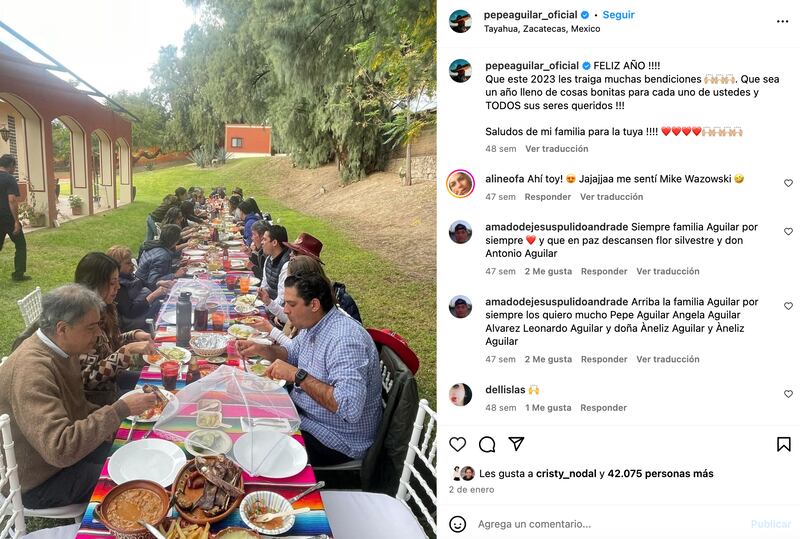 Familia de Pepe Aguilar festejando Año Nuevo