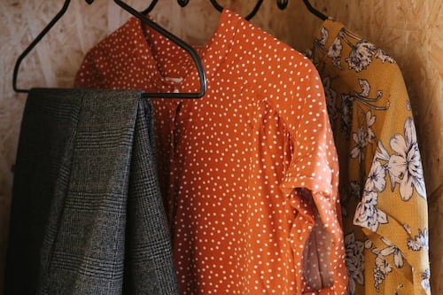 Carolina Herrera revela el estampado que más rejuvenece en tus looks y debes incluir en tus outfits de 2025