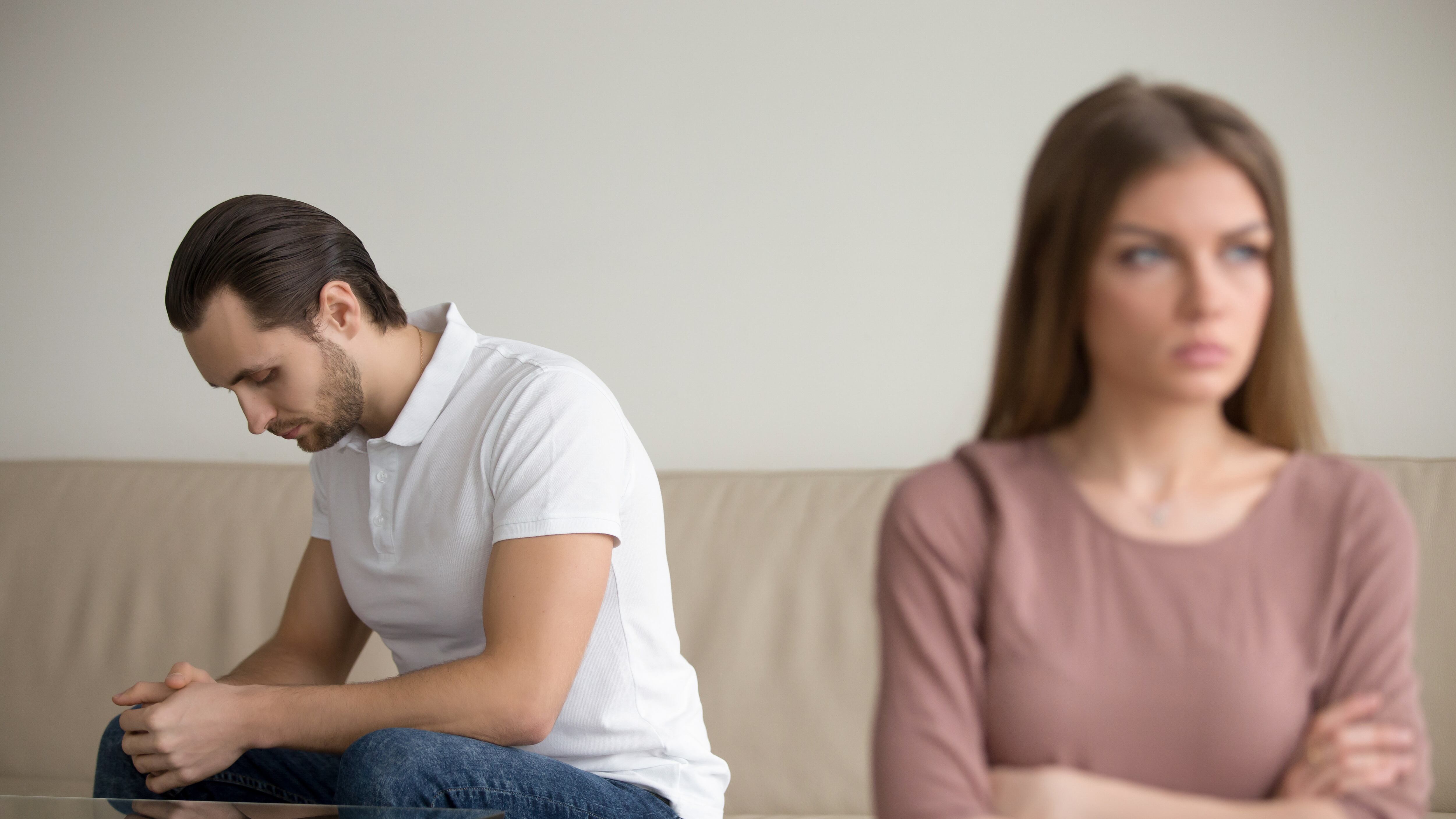 Pareja peleando (Imagen referencial) | Fuente: Freepik