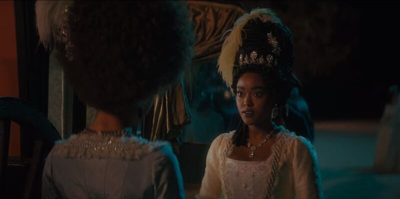 Escenas del episodio final de 'Queen Charlotte'