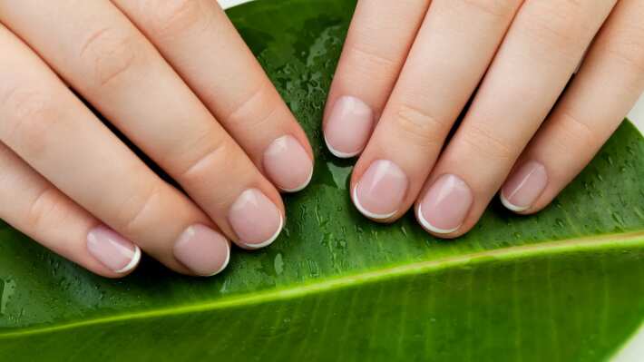 Un joven denunció que se le negó servicio de manicure por su orientación sexual.