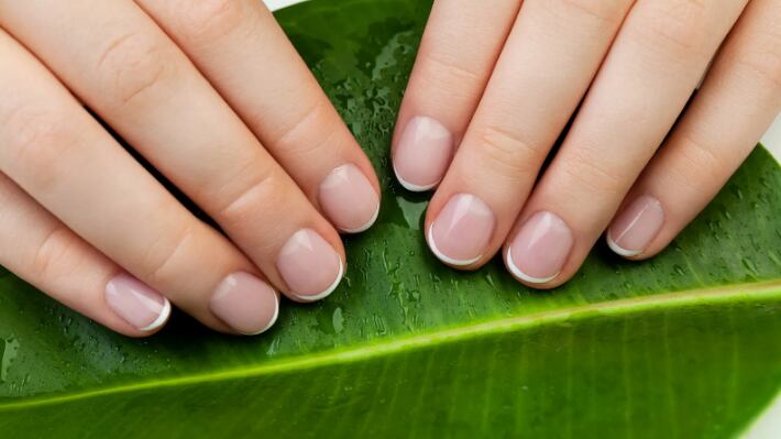 Un joven denunció que se le negó servicio de manicure por su orientación sexual.