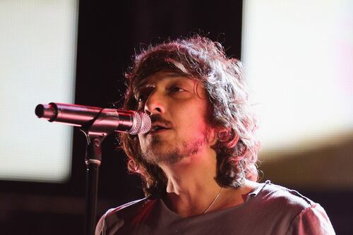 León Larregui habría sido golpeado en París