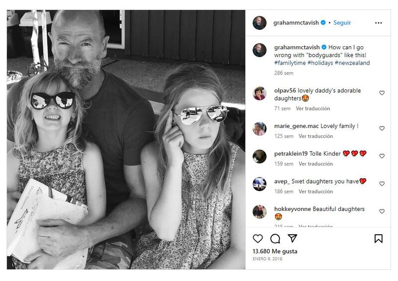 Graham McTavish junto a sus hijas