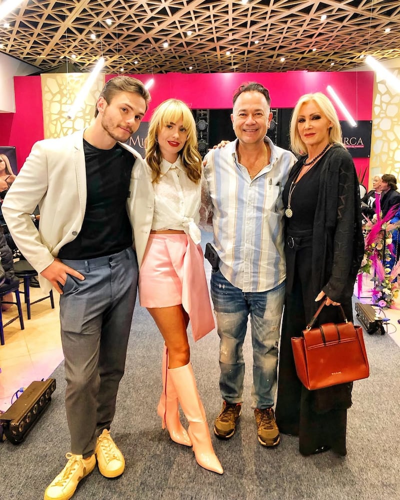 Graco Sendel, Nicole Curiel, Nicandro Díaz y Rebeca Mankita