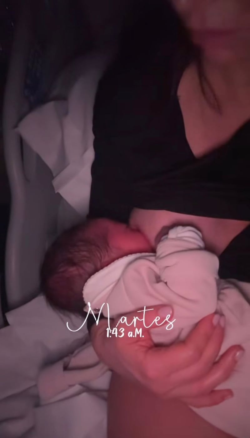 Valentina Roth celebró la llegada de su segunda hija, Martina: mostró la primera imagen amamantandola