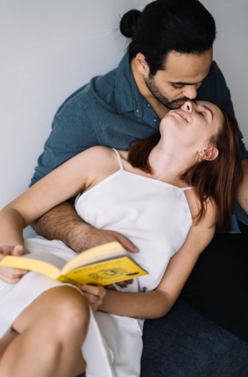 Los besos en la nariz son poco comunes, pero nos hacen sentir muy especiales