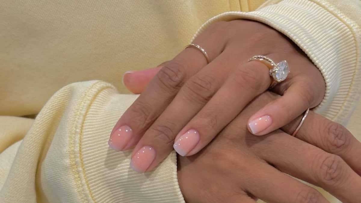 La manicura fombré se caracteriza por ser minimalista, sofisticada y “glossy”