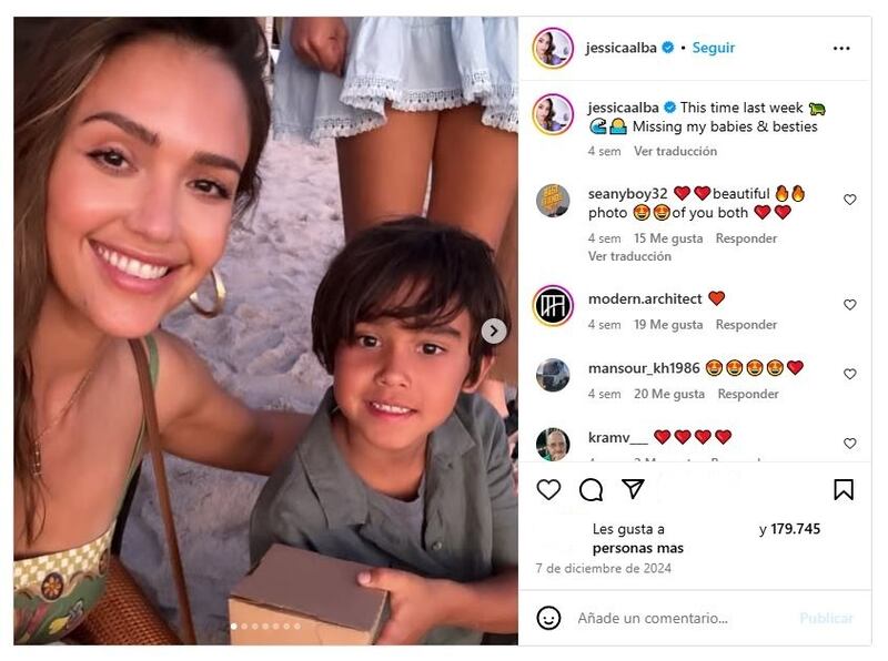 Jessica Alba junto a su hijo menor, Hayes