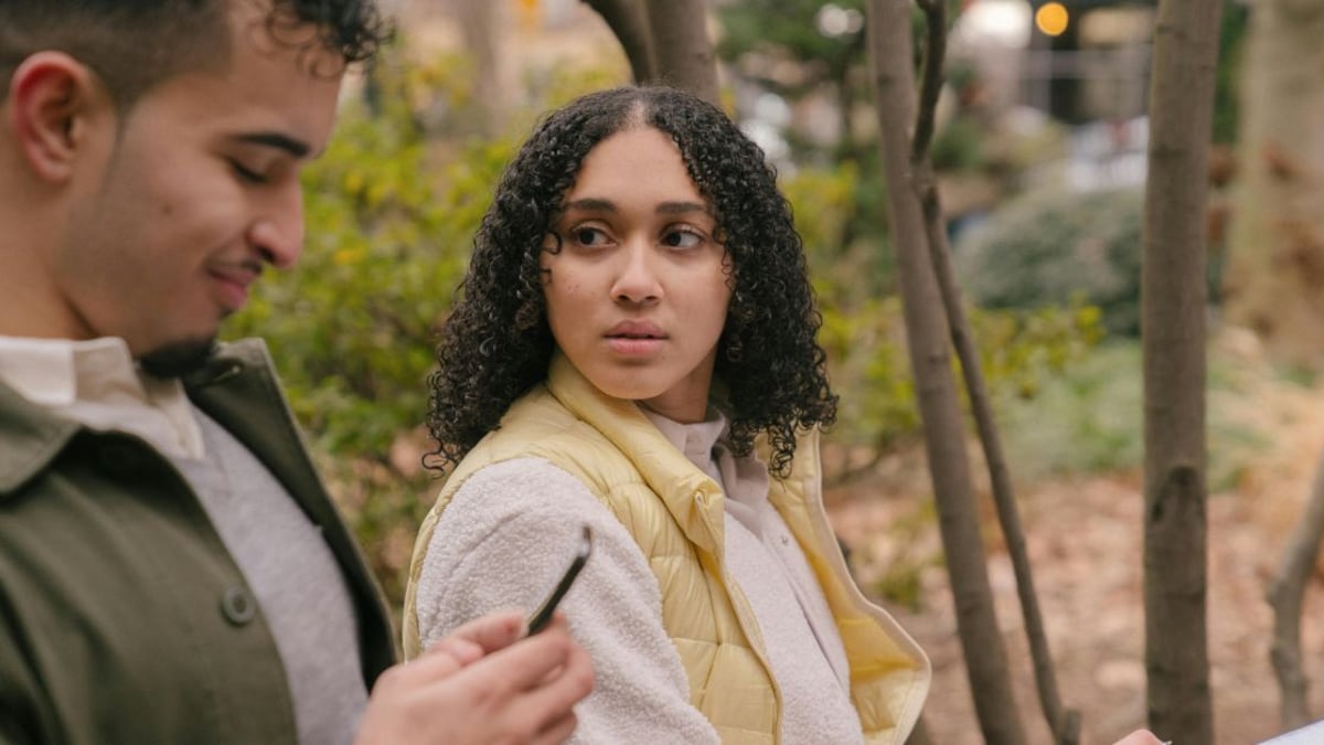 El desinterés de una pareja se puede apreciar en sus acciones y su actitud