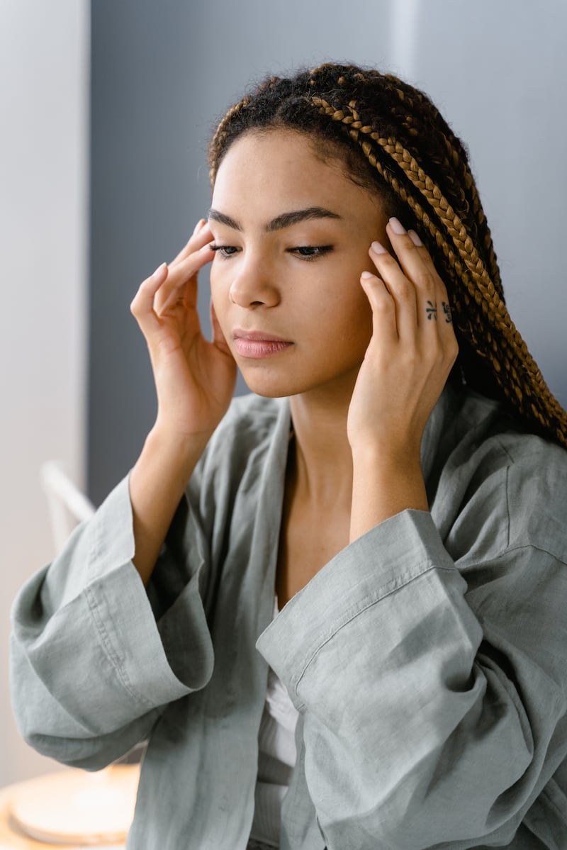 El yoga facial es ideal para adelgazar el rostro