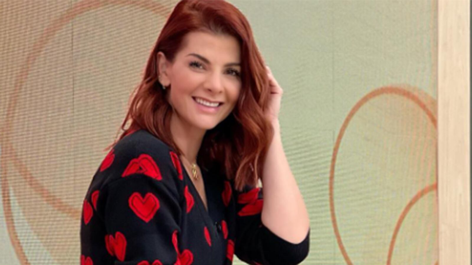 Carolina Cruz sorprendió a sus fans con un look de vaquera.