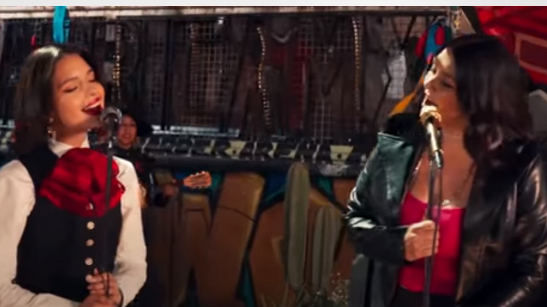 Ángela Aguilar apoya a Yuridia