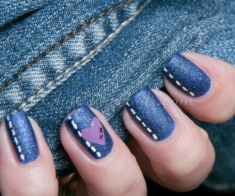 ¿Qué son las uñas ‘denim’ o de ‘mezclilla’?