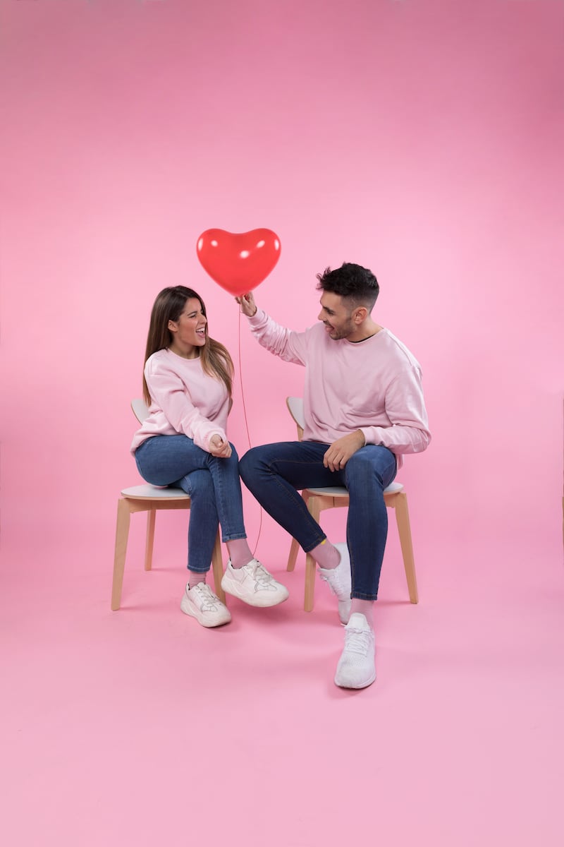 ¿Cómo saber si le gustas a un hombre?