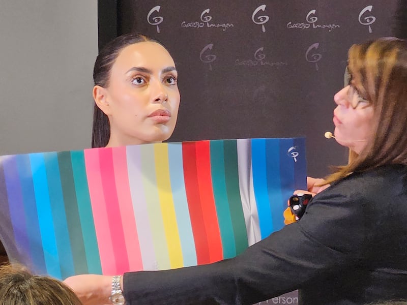 El poder invisible del color: la nueva colorimetría que transforma autoestima, imagen y seguridad personal