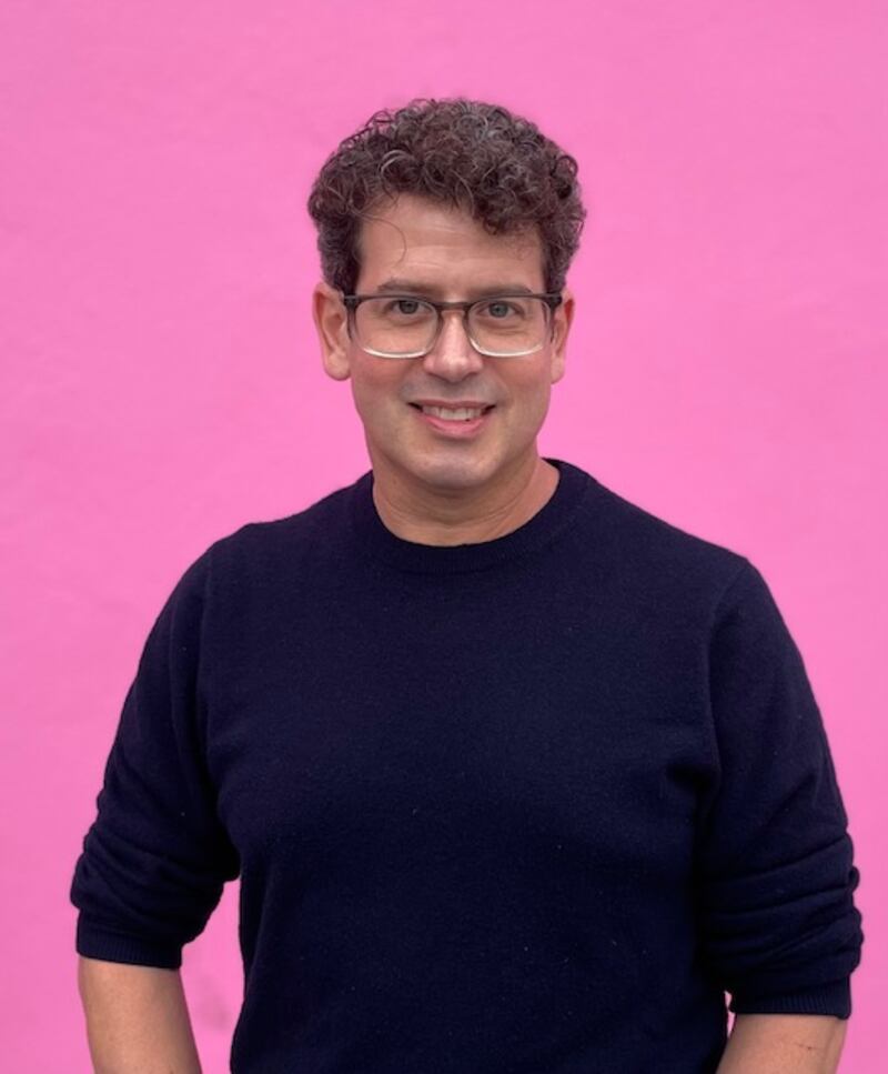 Danny Glicker está nominado a Mejor Vestuario de Época por su trabajo en "Angelyne"
