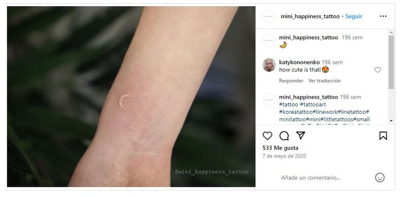 Los tatuajes blancos son muy populares debido a lo poco habituales y llamativos que son