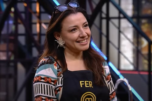 Fernanda Guevara deslumbra con pato, crepes de choclo y salsa de berenjena: sube al balcón y se gana el aplauso en MasterChef Celebrity