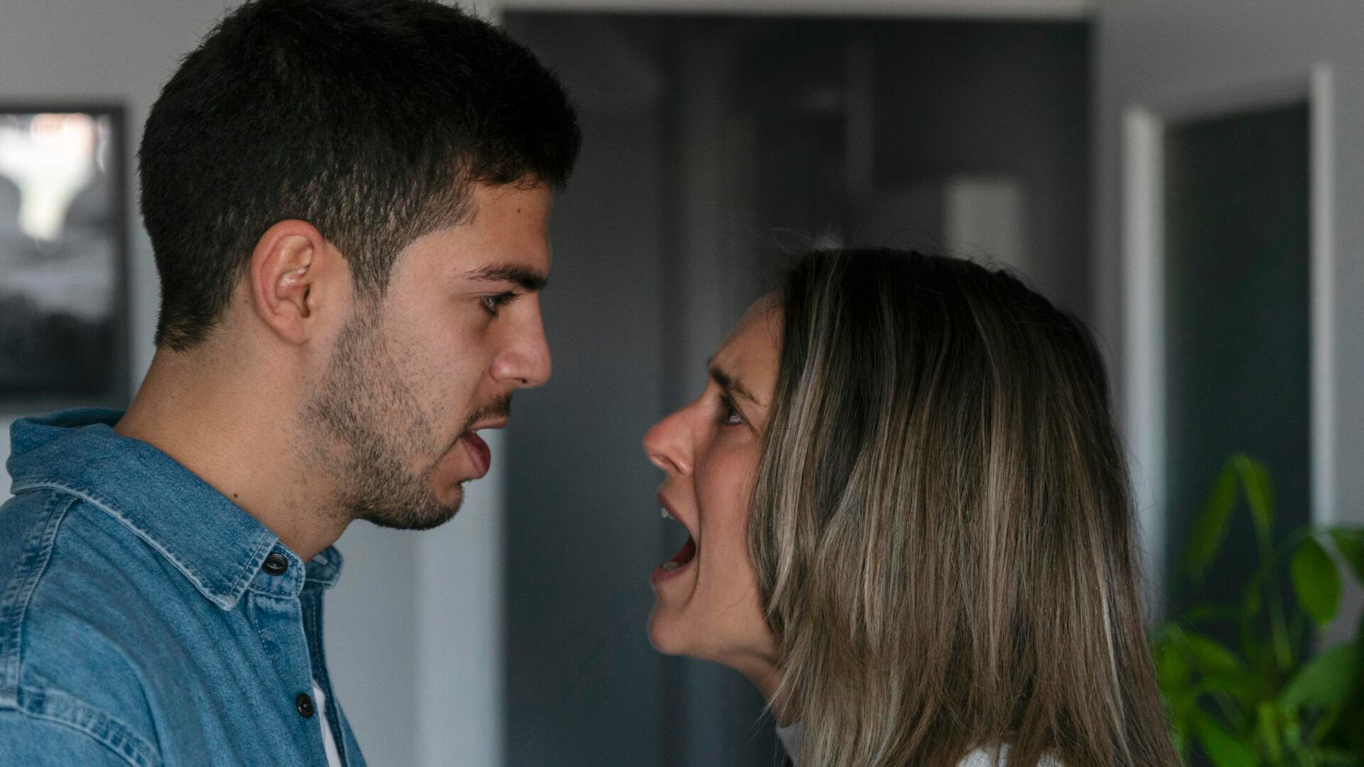 Qué es el ‘vínculo traumático’ y por qué es tan fácil confundirlo con amor en relaciones tóxicas.