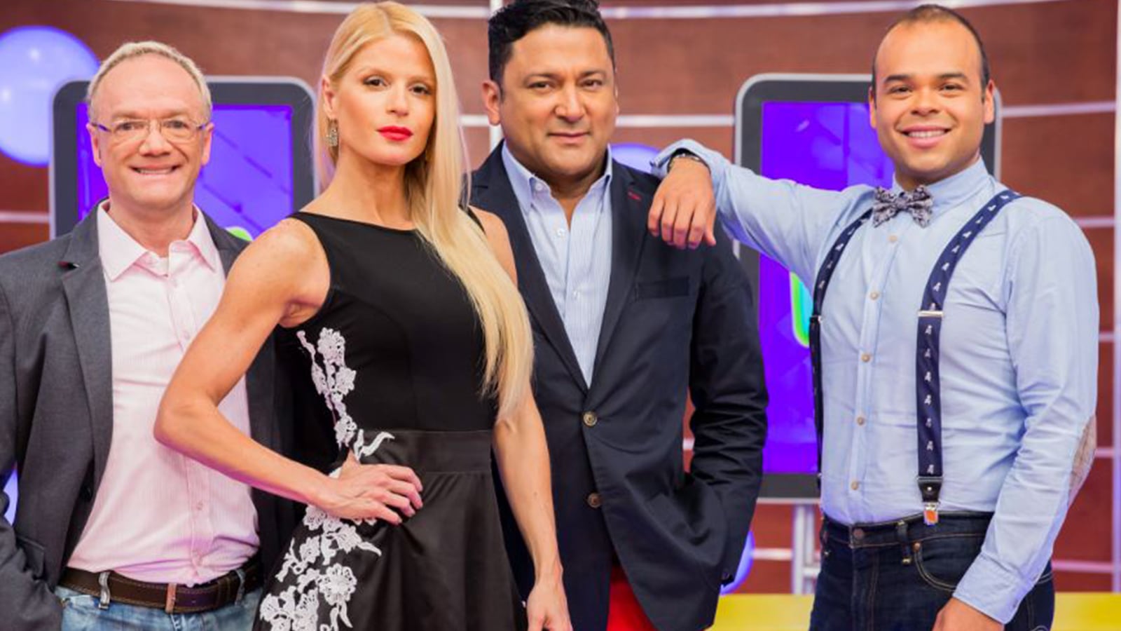 Presentadores de La Red son criticados por sus pintas.