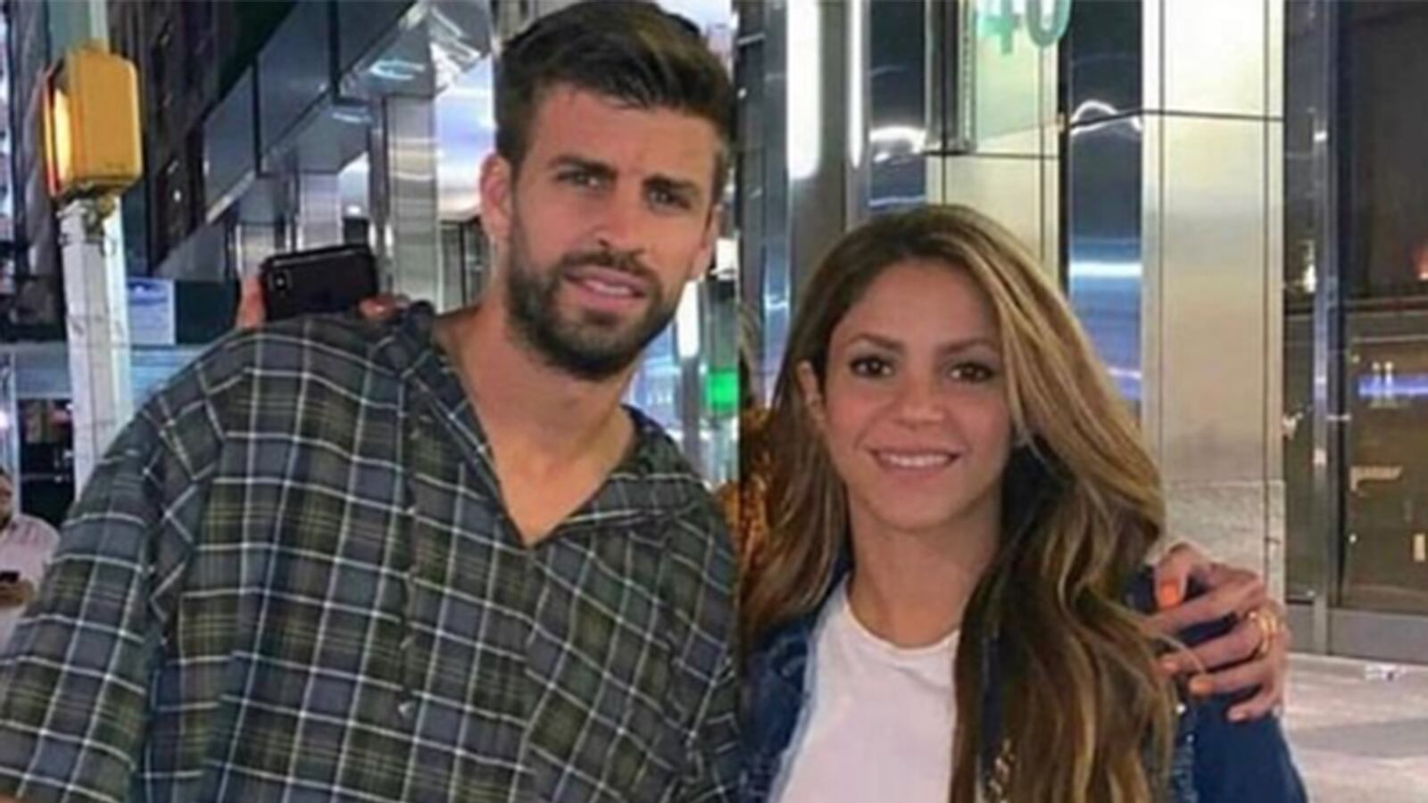 Gerard Piqué es calificado como mafioso por los internautas.