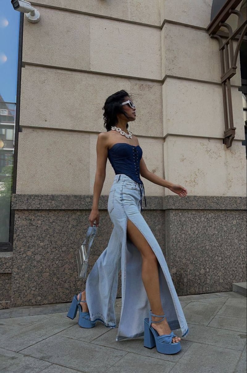 ¿Cómo usar sandalias de plataforma de forma elegante?