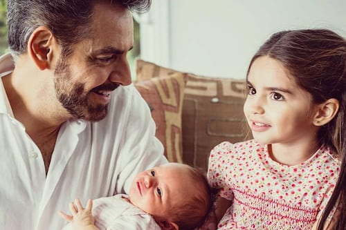 Las fotos más tiernas que muestran la complicidad entre Aitana y Kailani, hija y nieta de Eugenio Derbez
