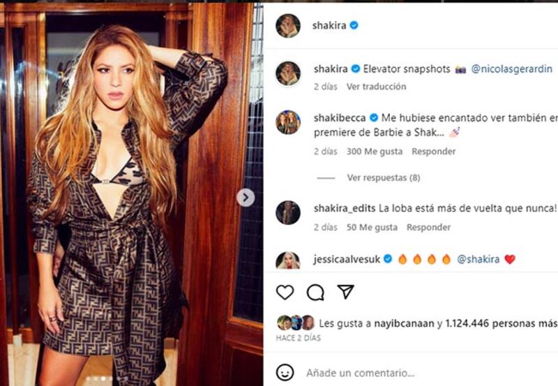 Shakira looks