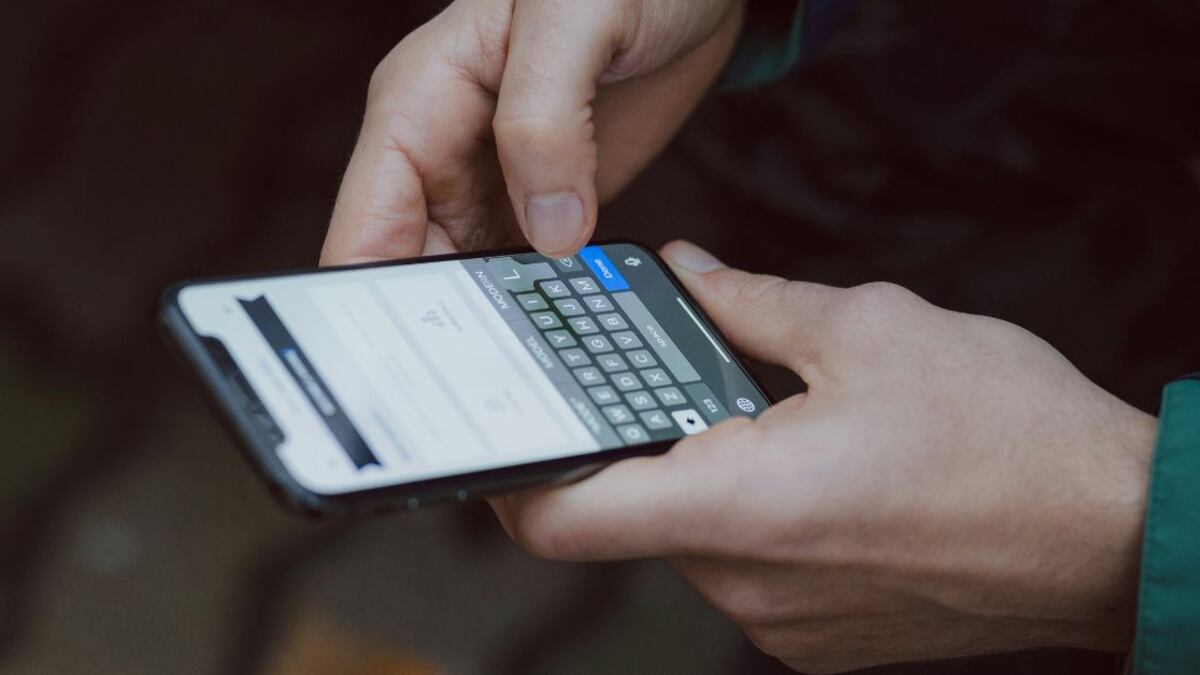 Existe un sencillo truco para personalizar la apariencia del teclado de WhatsApp