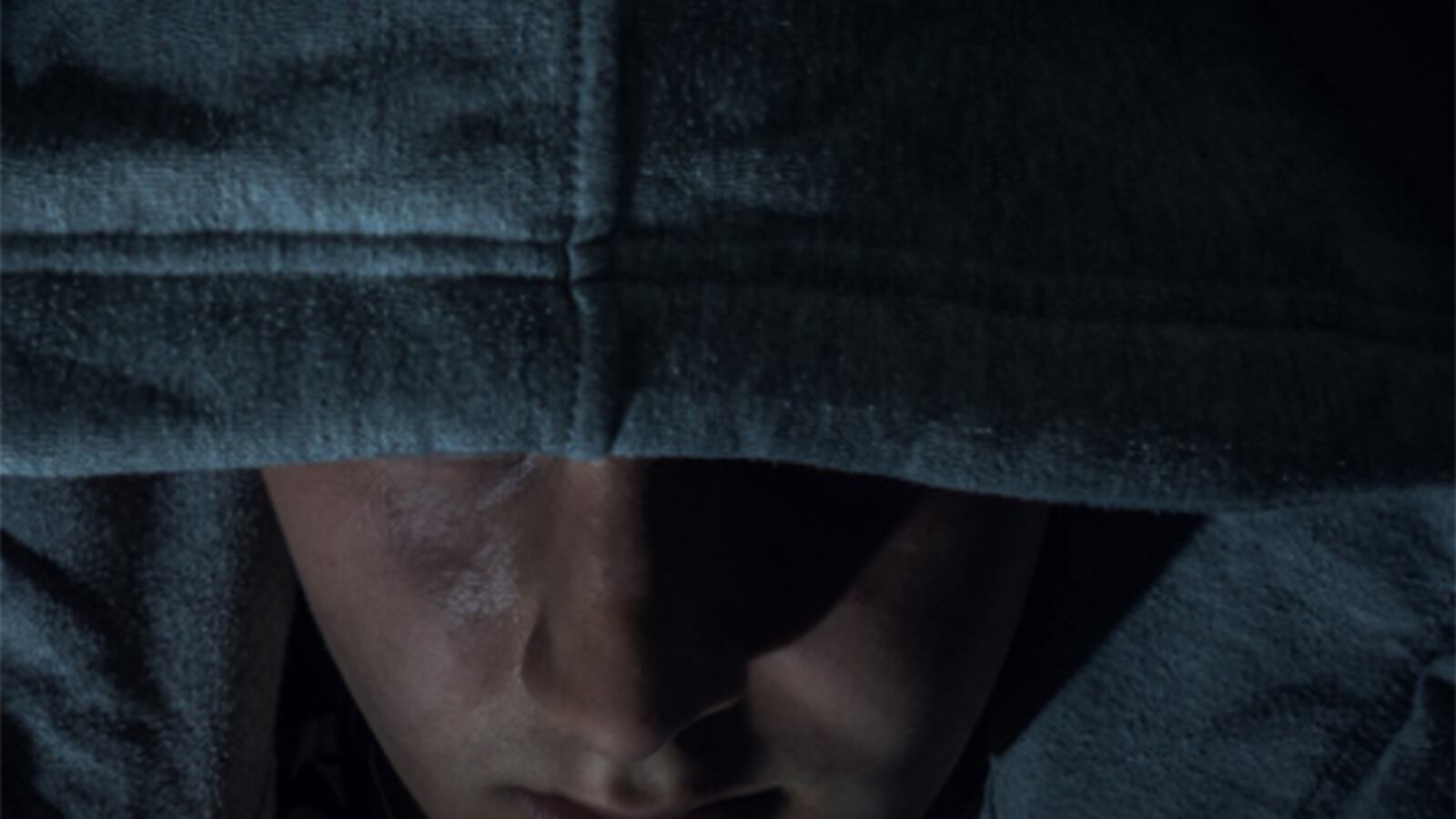 Le robó hasta el corazón: ladrón se enamora de su víctima y la invita a salir luego.