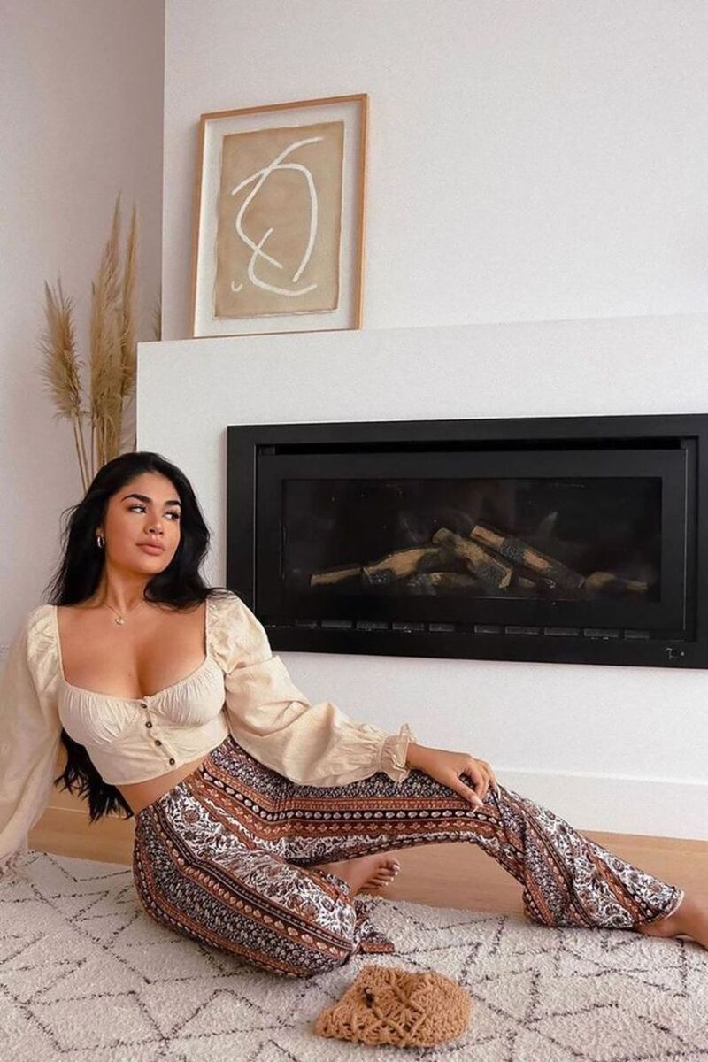 Los leggings serán tendencia este 2025 y se combinarán con blusas boho