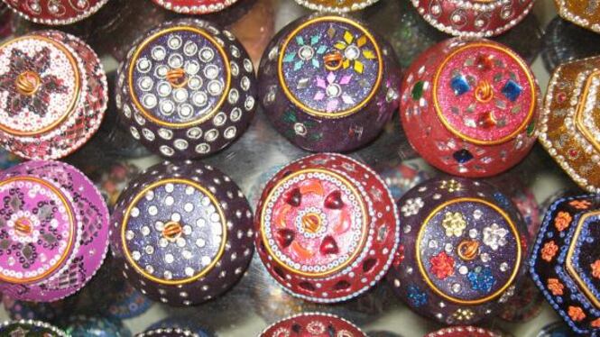 Artesanías de la India llegan a Colombia