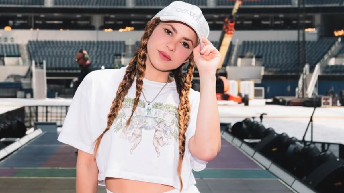 Este inesperado acercamiento ha provocado una ola de reacciones por parte de los fans de la barranquillera.