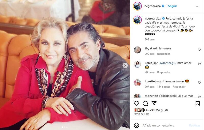Norma Herrera junto a su hijo mayor, Raúl Araiza