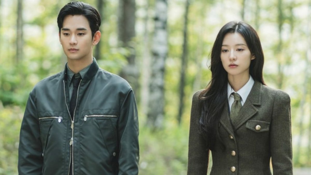 Kim Soo-hyun y Kim Ji-won en 'La reina de las lágrimas'